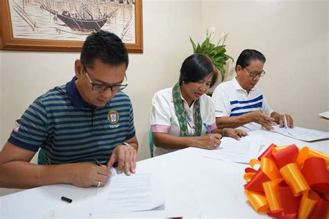 DSWD 2, LGU Roxas sign MOA for SWAD satellite office .